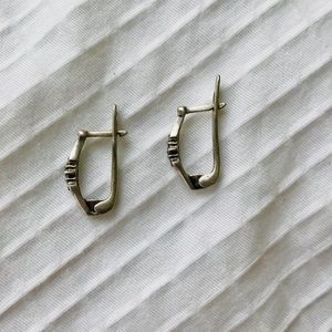 Silver cubic zirconia clasp earrings